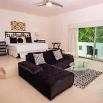 Modern Villa With Private Pool In Cancun